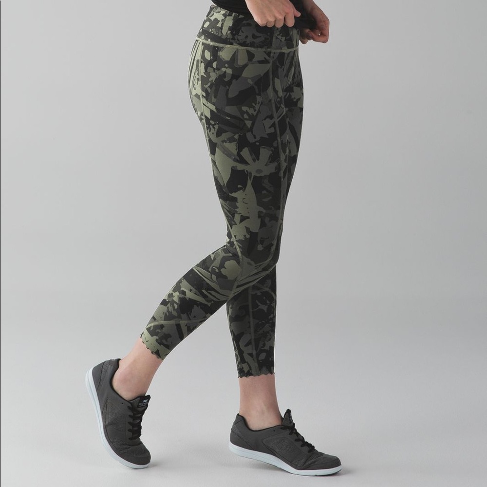 Camo Lululemon Tight Stuff Leggings